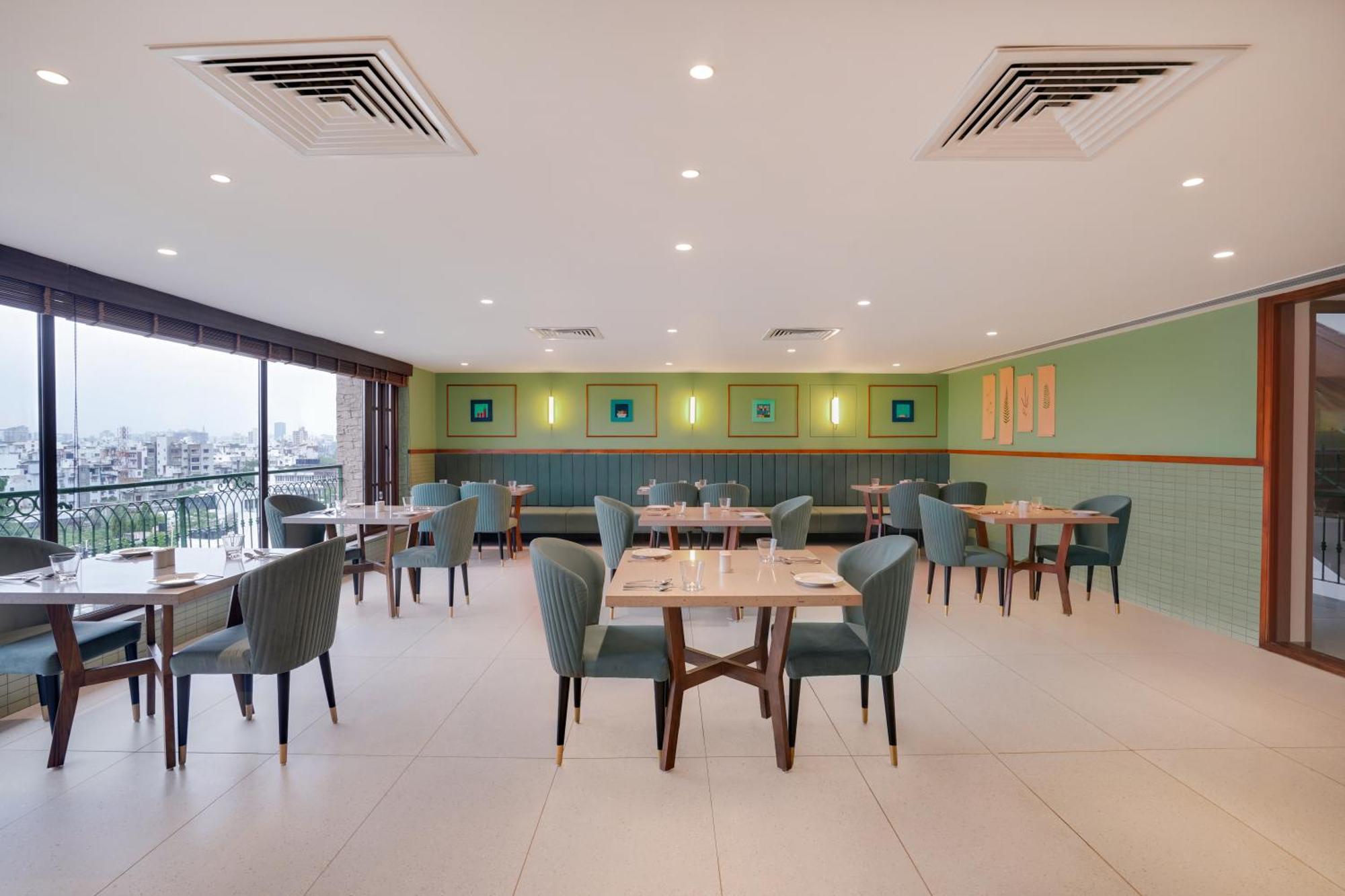 Lemon Tree Hotel, Раджкот Екстер'єр фото